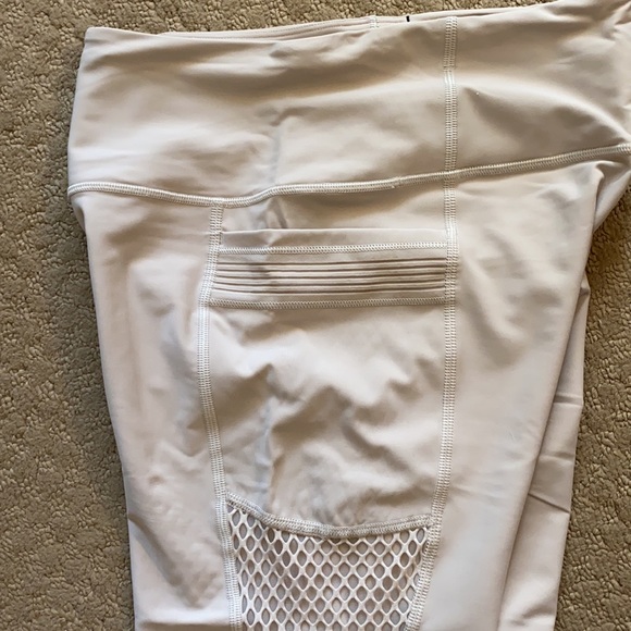 Victoria’s Secret Workout Mesh Crops - Picture 2 of 4